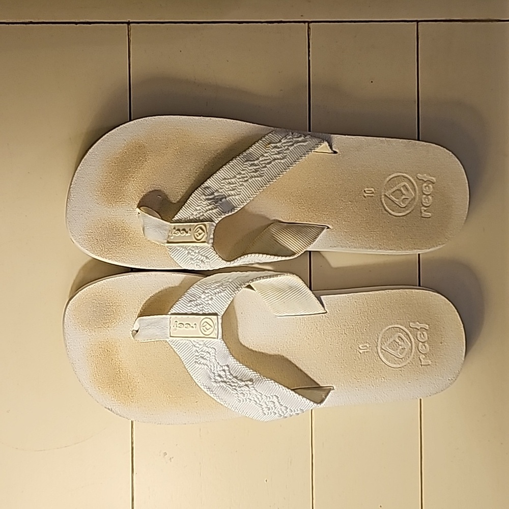 Reef Size 10 White Foam Flip Flops